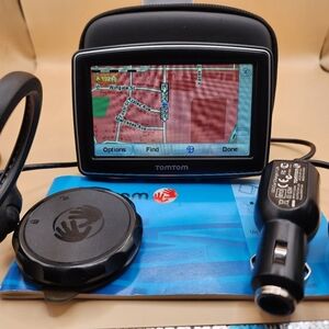 TomTom XL NAVIGATOR 4.3 Touchscreen N14644 Portable GPS